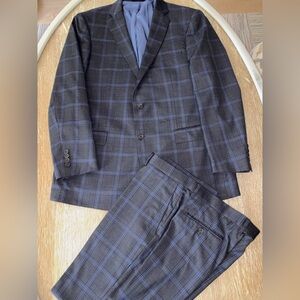 Sophisticated Blue Checkered Men's Suit